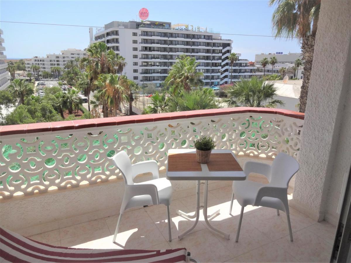 With A Large South-facing Balcony, Sea View And Wifi In Las Americas Center Playa de las Americas (Tenerife)